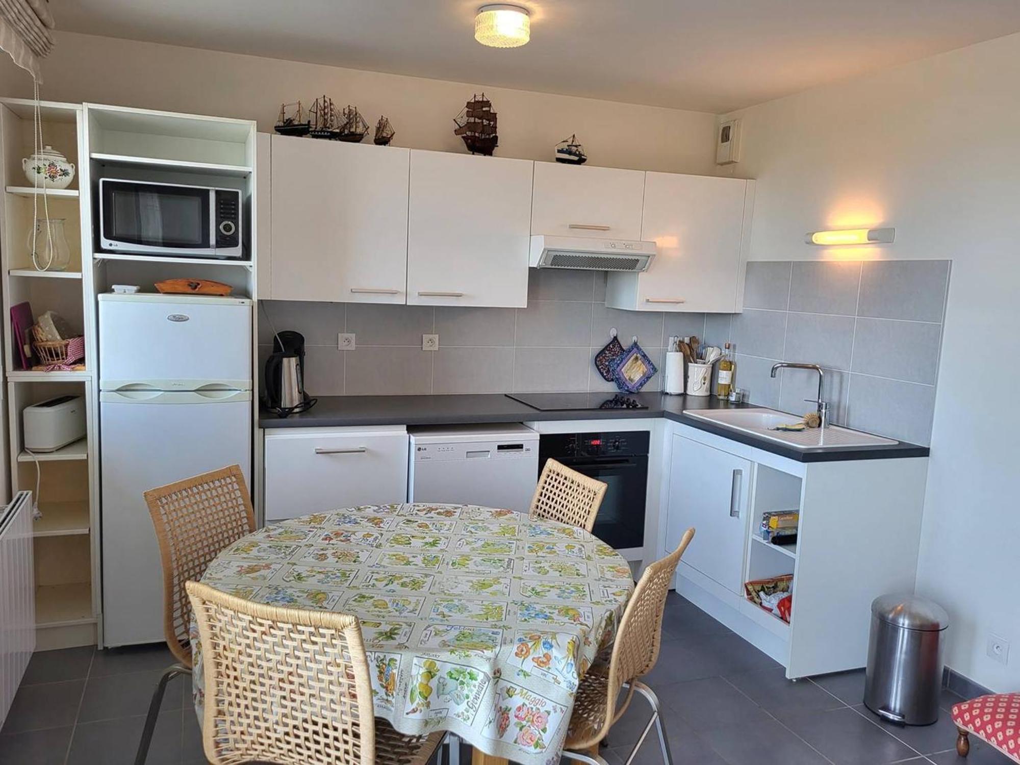Appartement Rez-De-Jardin, Front De Mer, 4 Pers, Calme, Wifi Gratuit - Fr-1-465-46 Merville-Franceville-Plage Eksteriør bilde